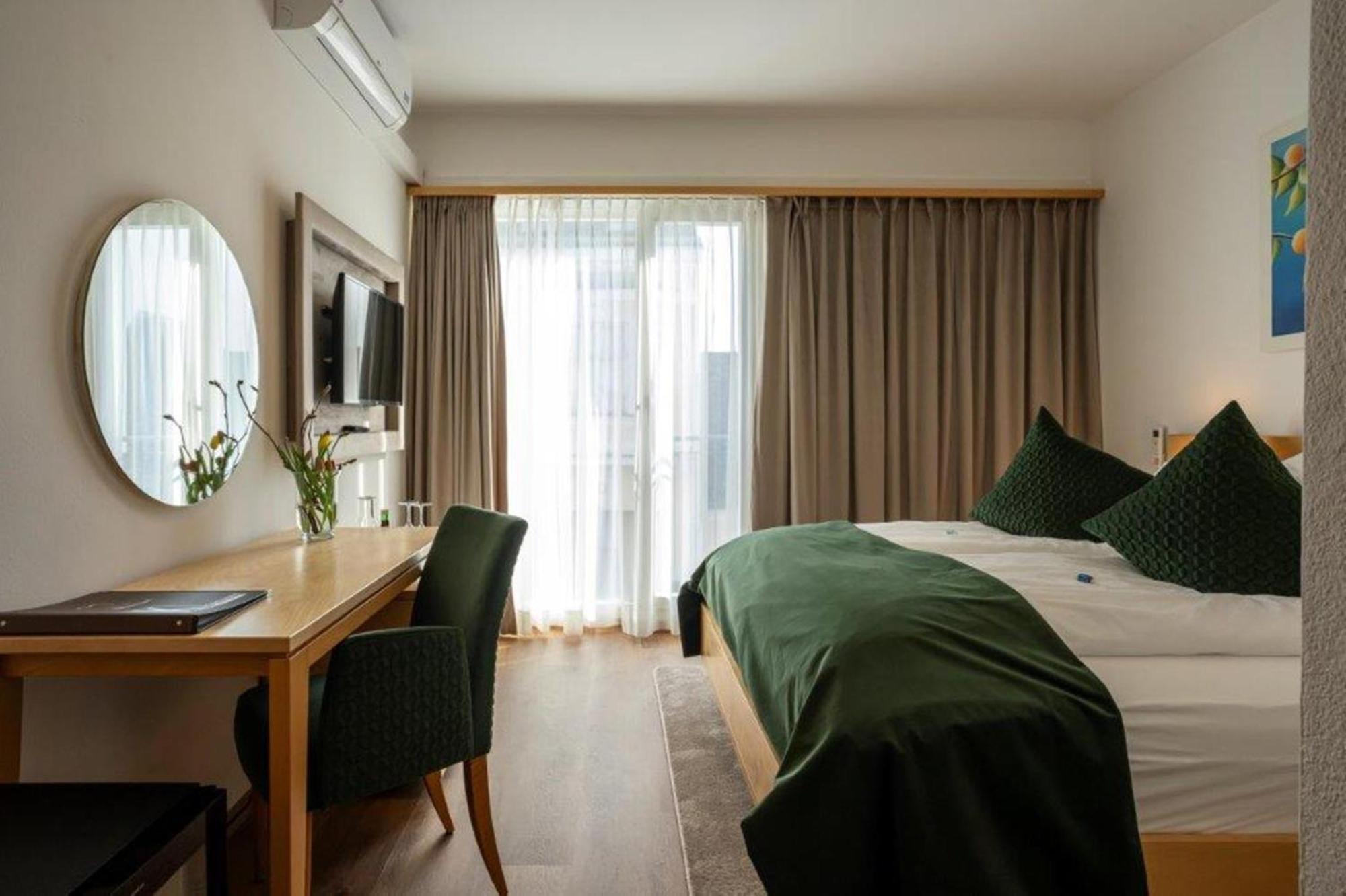 Hotel Klinglhuber เครมส์ อัน แดร์โดเนา ภายนอก รูปภาพ